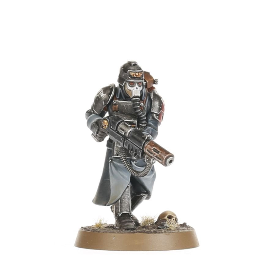 Warhammer 40K Astra Militarum Krieg Command Squad Miniatures Kit – Lord Commissar & Veteran Krieg Guardsmen – 7 Plastic Figures with Custom Weapon Options for Warhammer 40,000