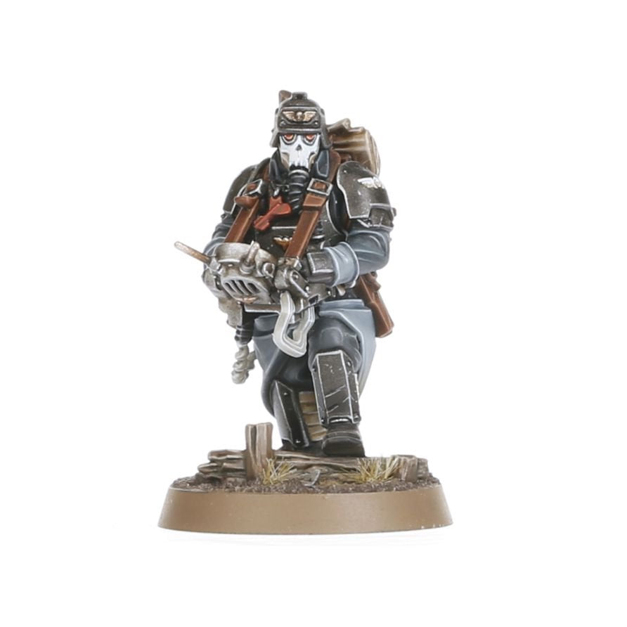 Warhammer 40,000 Astra Militarum Death Korps of Krieg Combat Engineers Set – 5+1 Plastic Miniatures Kit with Customisable Weapons, Remote Mine, Transfer Sheet, Citadel Bases